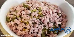 طرز تهیه سالاد الویه با کالباس