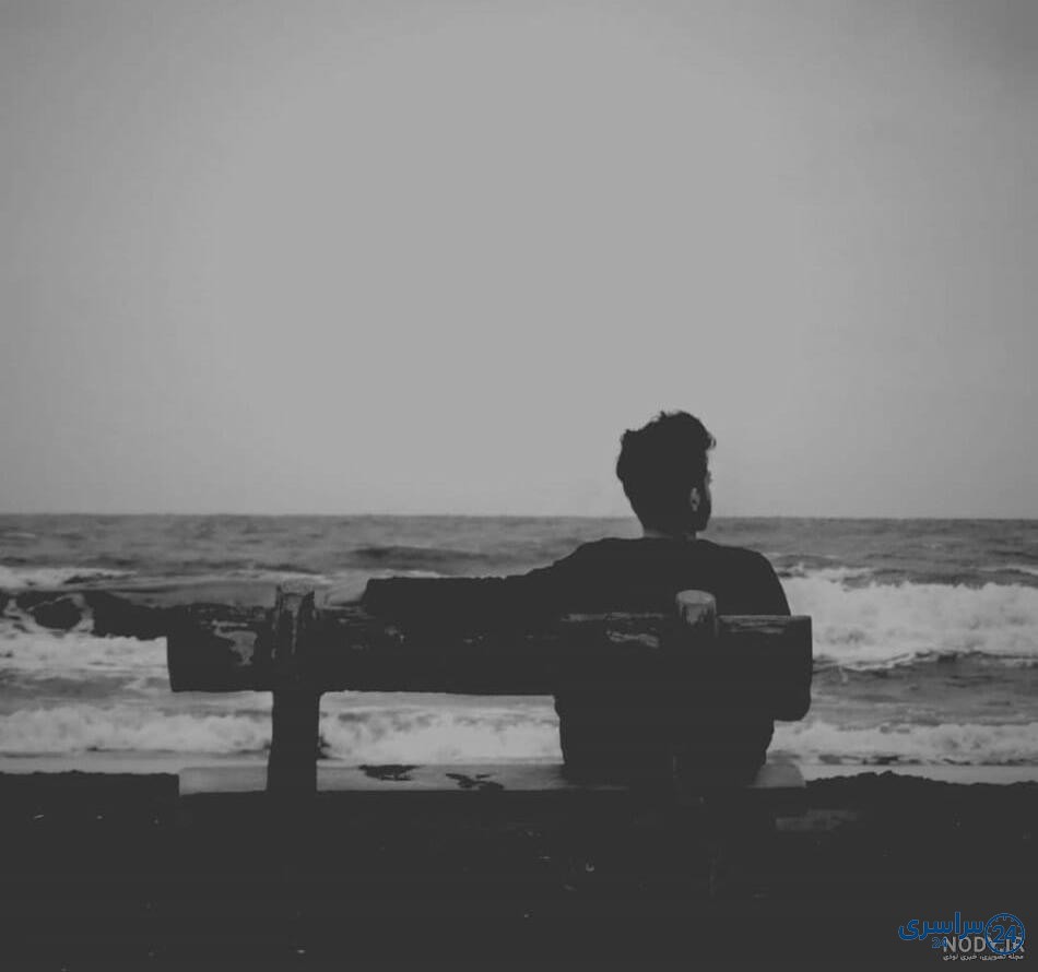 یک عکس پروفایل غمگین پسرانه