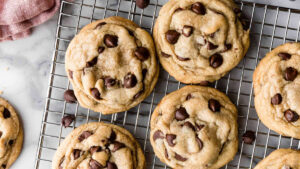 طرز تهیه انواع کوکی خانگی | ساده، شکلاتی، کره‌ای، کشمشی و رژیمی